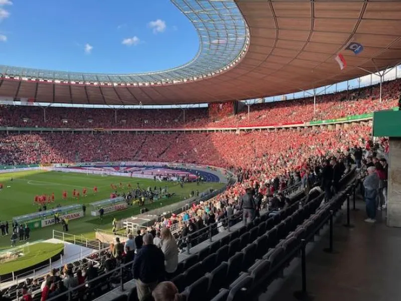 Fußballstadion beim Champions League Finale – VIP-Tickets und Reisepakete